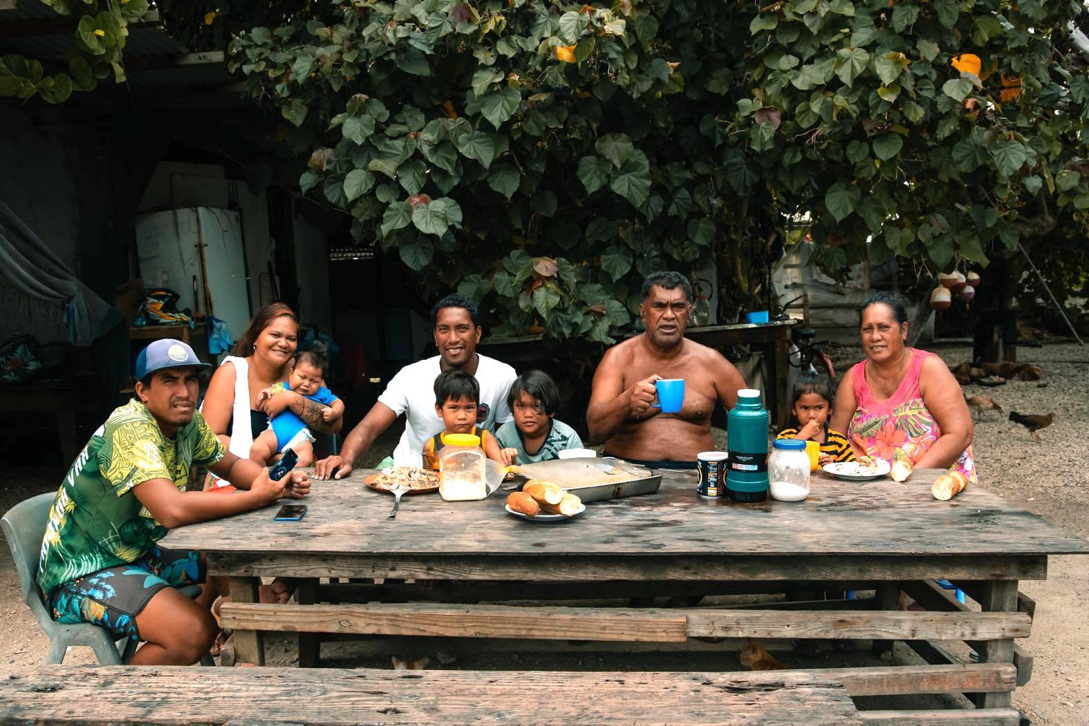 Photographies d'une famille de Rangiroa réalisées par Belen Ferro